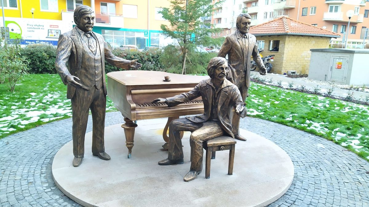 Lasica, Satinský a Filip mají v Bratislavě sochu